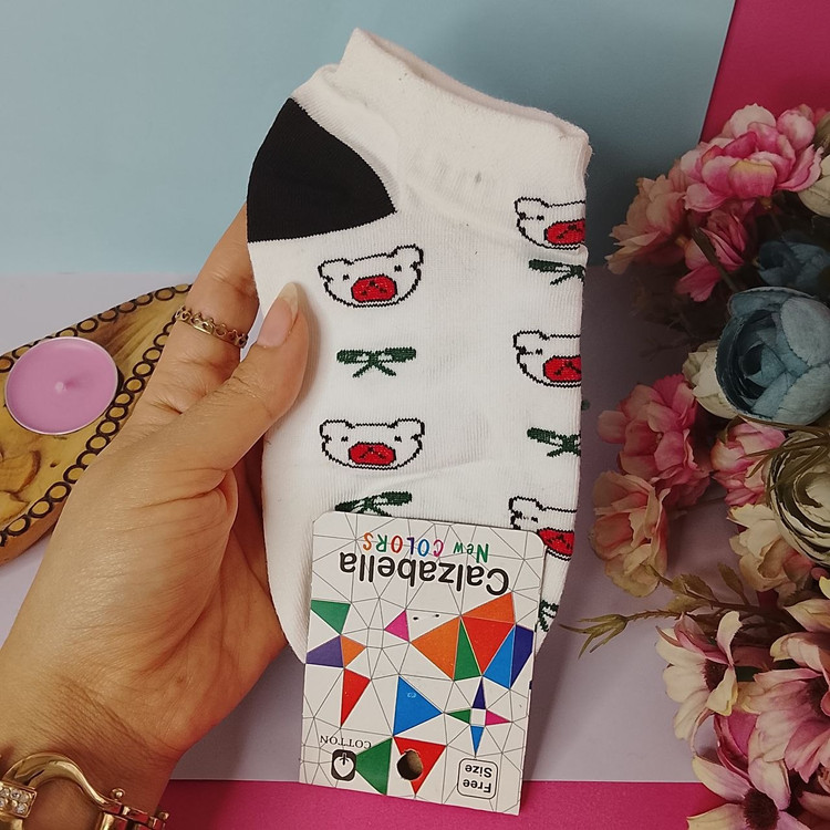 جوراب مچی زنانه برندsocks طرح خوکی مدل مچی و سفید و راحتی و اسپرت