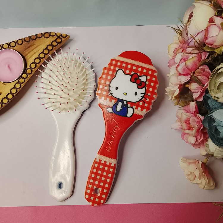 برس بچه گانه کیتی سایز کوچک و برس فانتزی مناسب برای داخل کیف