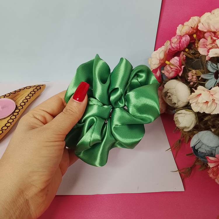 کش موی اسکرانچی martastore جنس ساتن لطیف برای جلوگیری و کنترل موخوره قابل سفارش عمده برای گیفت و پذیرایی در مراسمات ومهمانی
