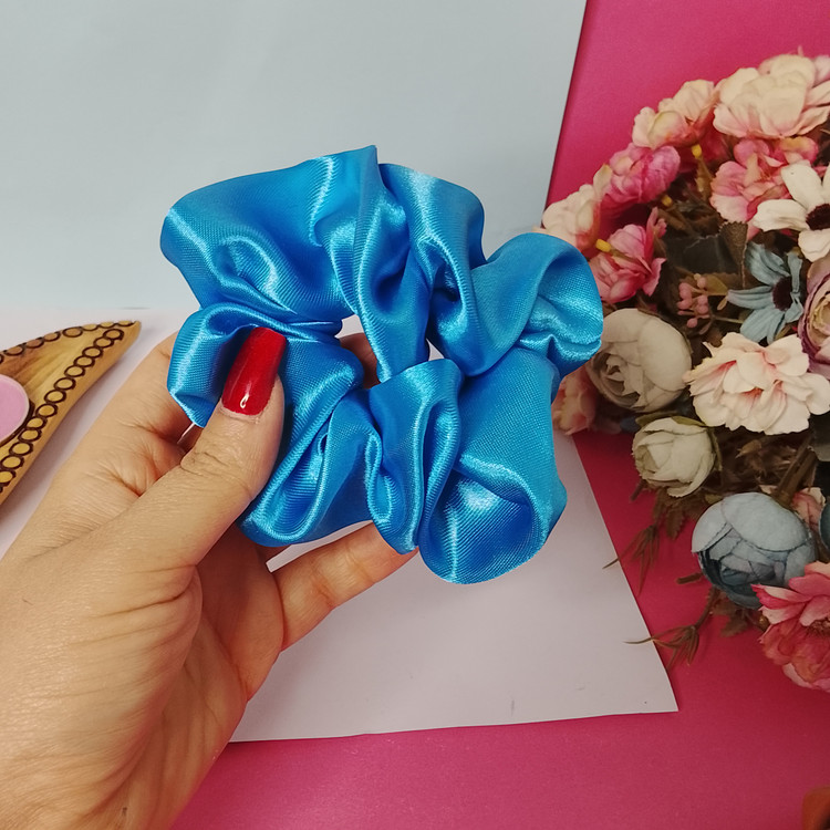 کش موی اسکرانچی martastore جنس ساتن لطیف برای جلوگیری و کنترل موخوره قابل سفارش عمده برای گیفت و پذیرایی در مراسمات ومهمانی