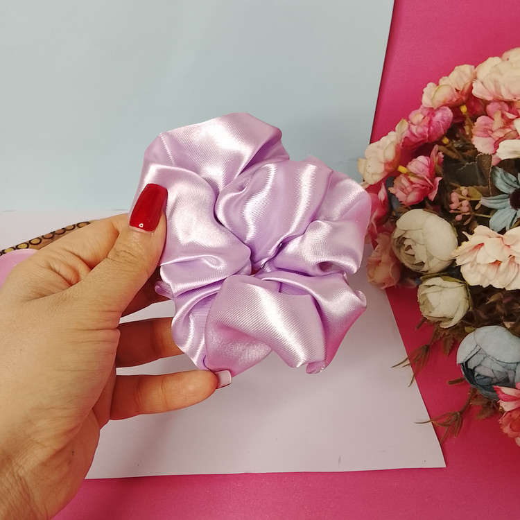 کش موی اسکرانچی martastore جنس ساتن لطیف برای جلوگیری و کنترل موخوره قابل سفارش عمده برای گیفت و پذیرایی در مراسمات ومهمانی