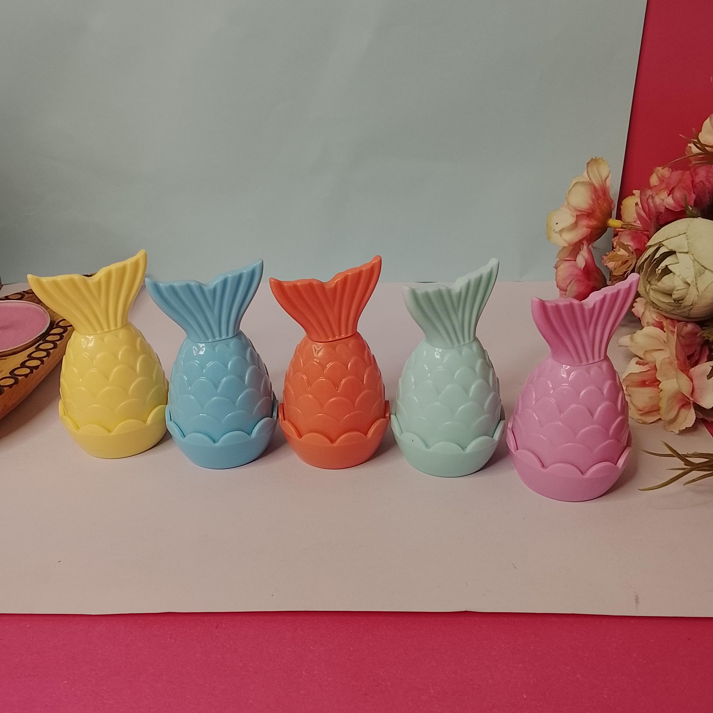 بالم لب پری دریایی برای مراقبت و نرمی لب و قشنگی میز آرایش