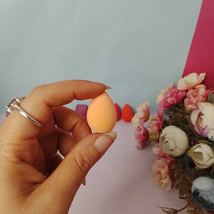 بیوتی بلندر مینی برای کانسیلر و چیزای کوچک وظریف