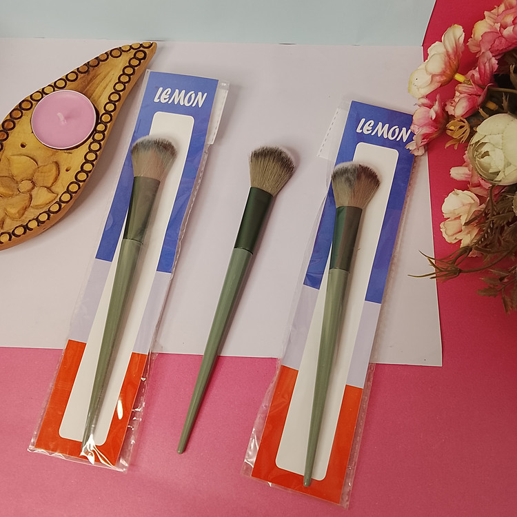 براش تک پر تراکم سبز برای رژگونه و کرم پودر و پودر فیکس