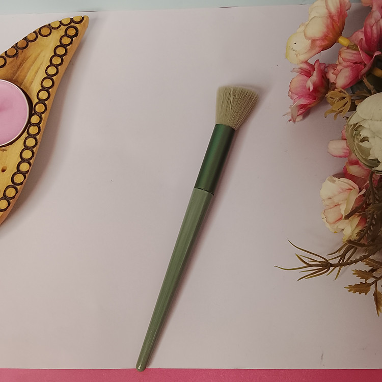 براش تکی پرتراکم سر کج برای کرم پودر و رژگونه و پودر فیکس